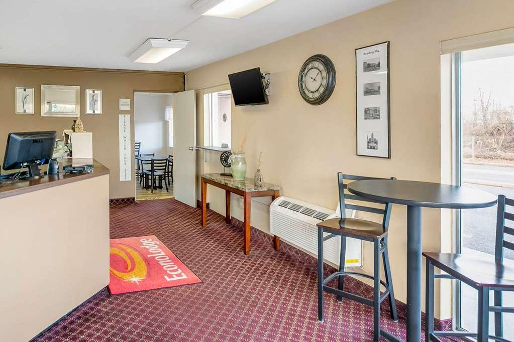 Econo Lodge Northeast Reading İç mekan fotoğraf